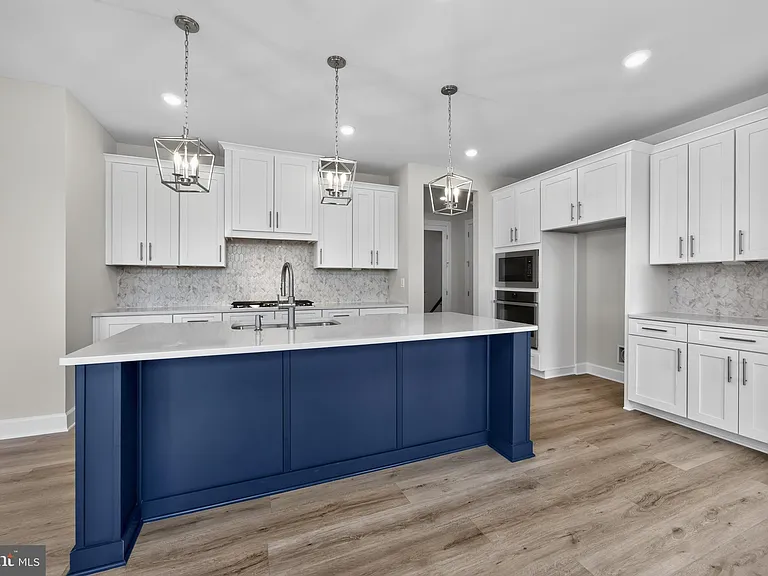 1422 Gilray Dr — Photo 7