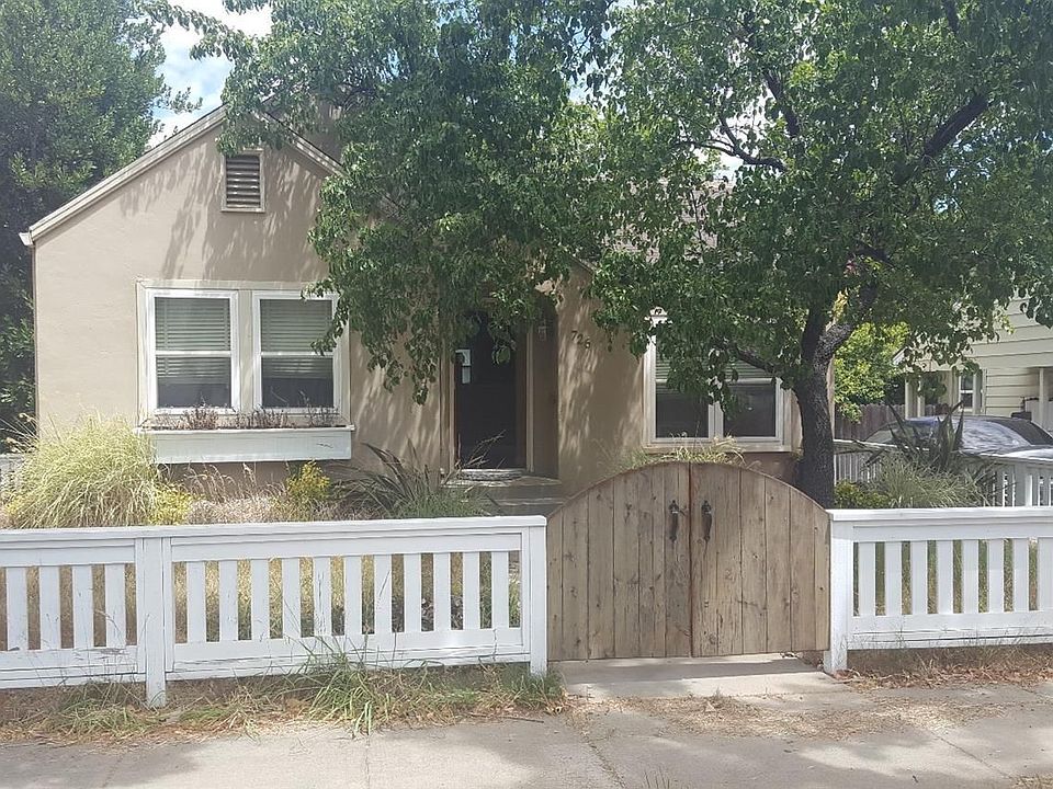 1st image of 726 Main St