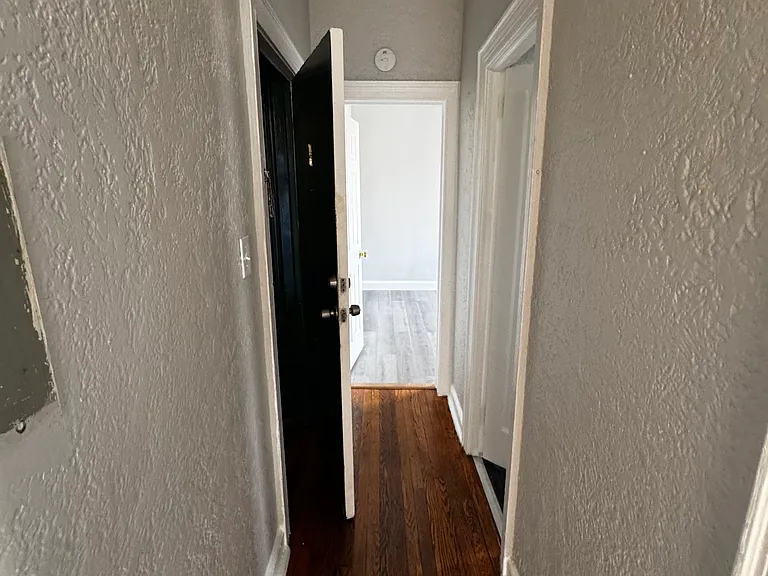 680-682 Summer Ave #4 — Photo 3