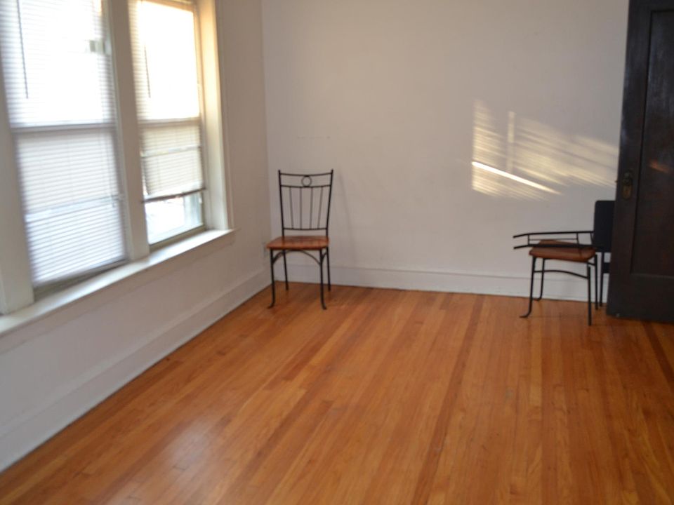 1st image of 7225 S Cornell Ave #3
