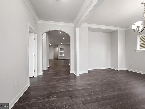 5th image of 107 Tuscany Dr
