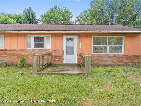 5th image of 907 Reo Rd