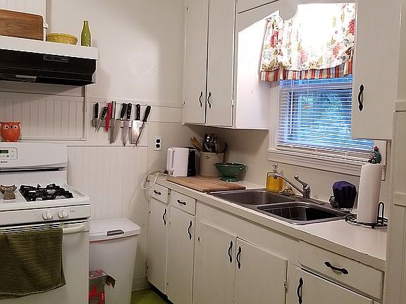 2nd image of 216 Kinkaid Ave