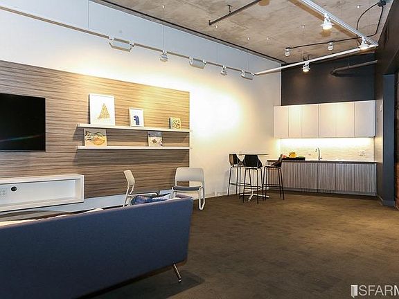 5th image of 2558 Mission St #312