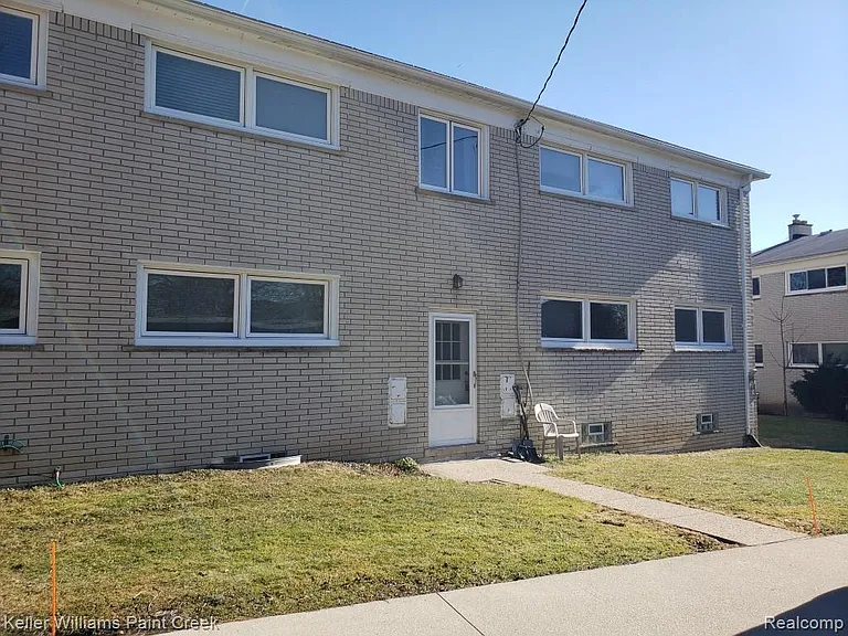 3105 Linwood Ave — Photo 4