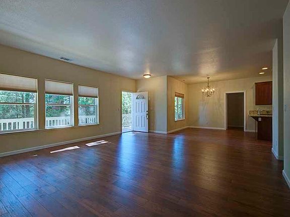 4th image of 5014 Rollingwood Dr