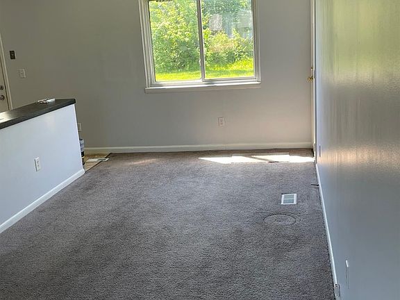 3rd image of 1021 Halesworth Dr