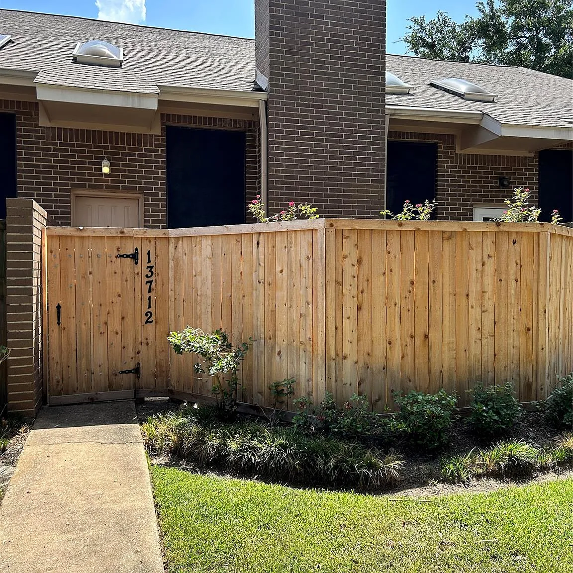 2 bed, 1.5 bath, 1254 sqft, $1,700 — Photo 1