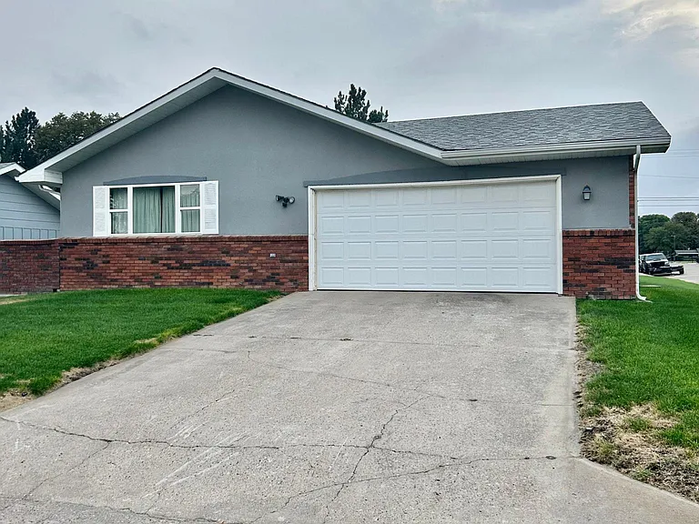 1819 Senter Ave — Photo 16