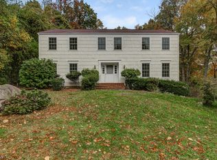 009 Craven Rd, Mountain Lakes, NJ 07046