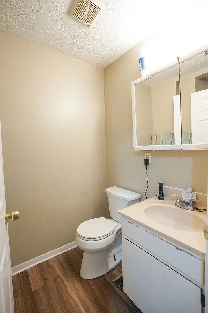 Preleasing 718 Golfview Drive! — Photo 4