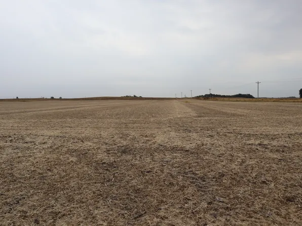 21111 E 550th St, Sheffield, IL 61361