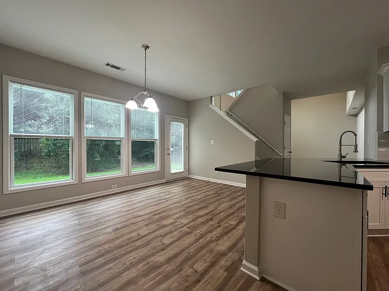 2501 Southhaven Ln — Photo 17