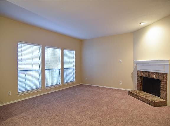 5th image of 3101 Townbluff Dr APT 712