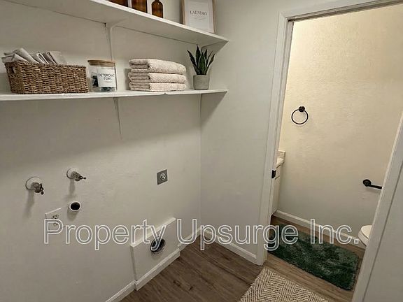 5th image of 1825 Roanoke Ave APT A