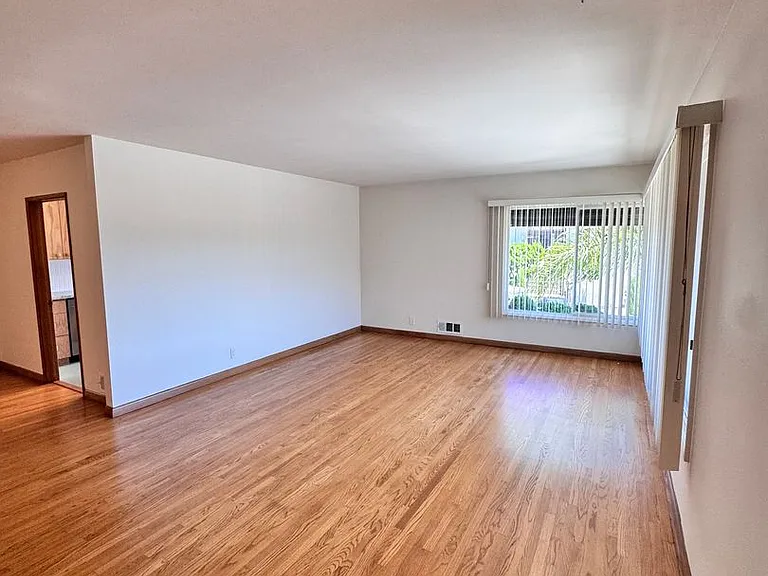 4531 E Shaw St — Photo 1