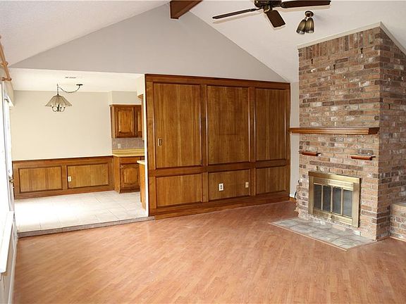 2nd image of 2426 Channing Dr