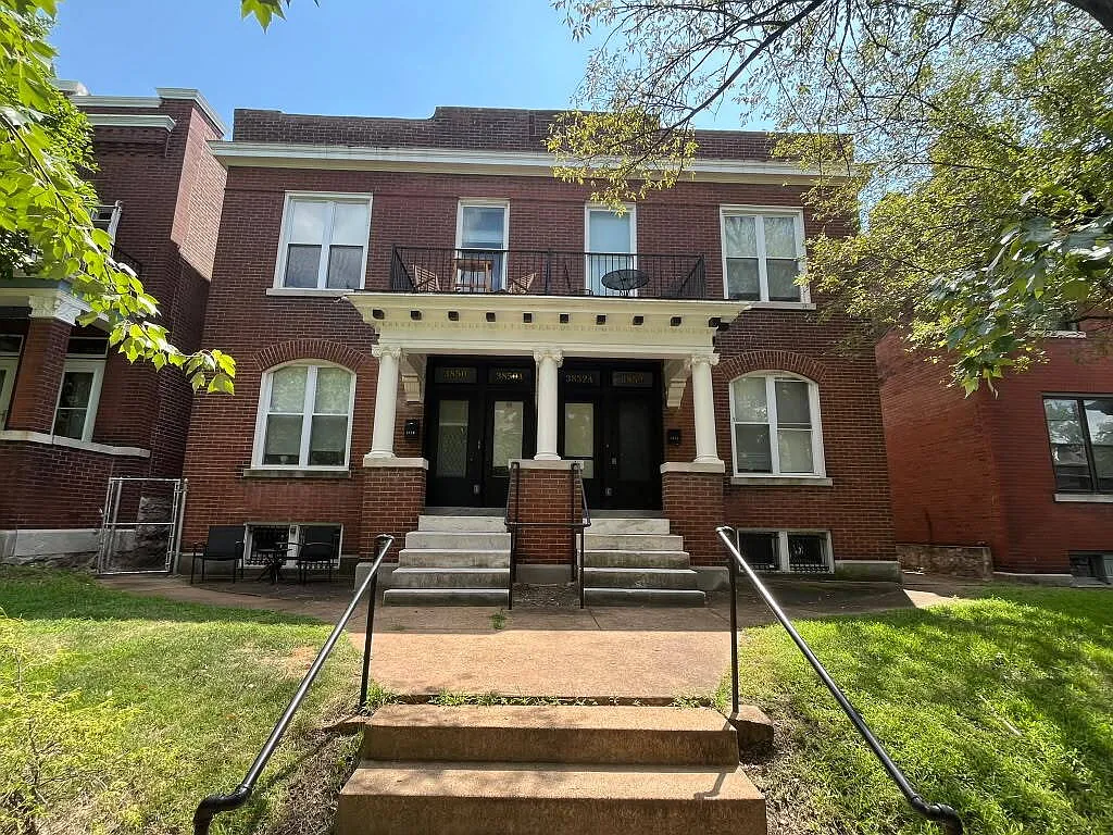 2 bed, 1.0 bath, 1287 sqft, $1,795 — Photo 3