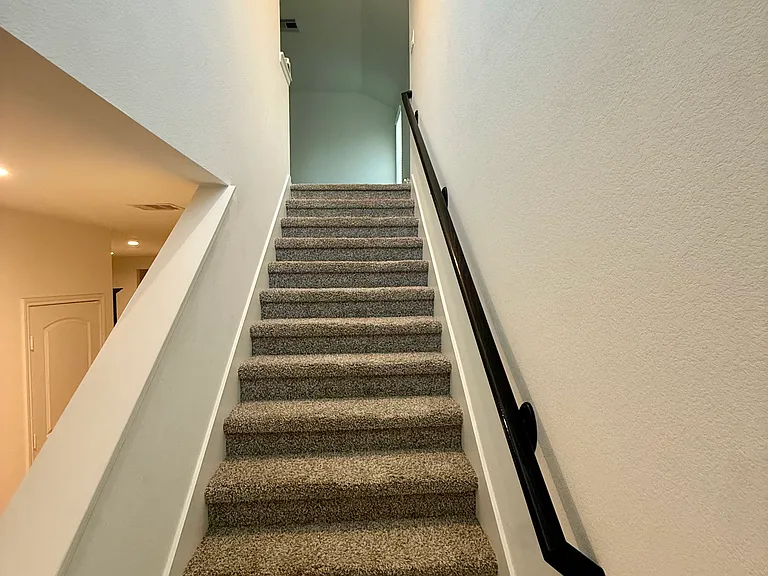 Entree Stairset Going up.