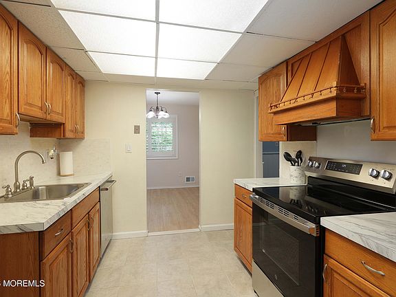 3rd image of 7 Wren Way