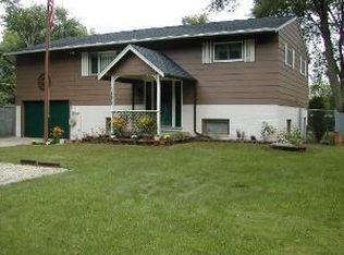 1111 Isabel Dr, Algonquin, IL 60102