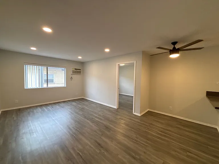 2039 North Las Palmas Ave — Photo 30