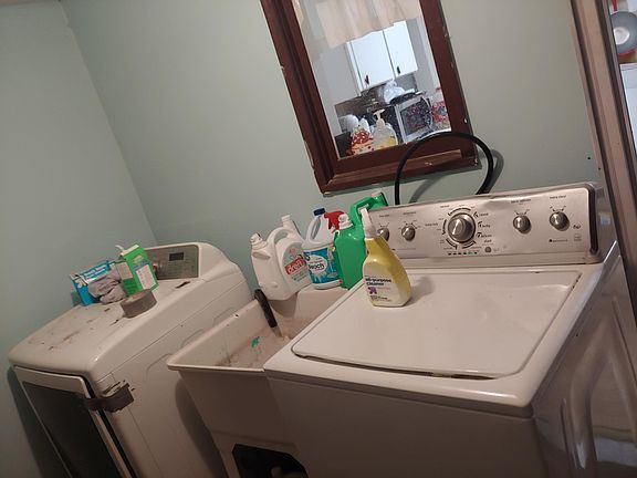2nd image of 225 Sommerville St S