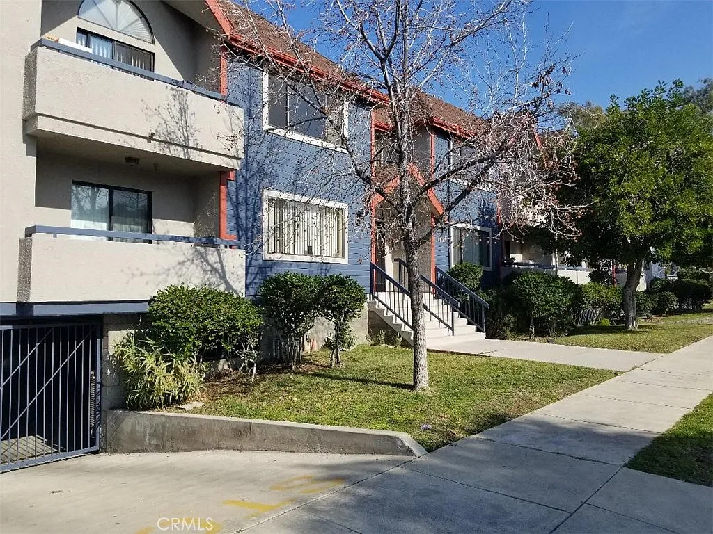 1 bed, 700 sqft, $2,200 — Photo 1