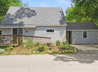 405 Lake View Dr, White Lake, MI