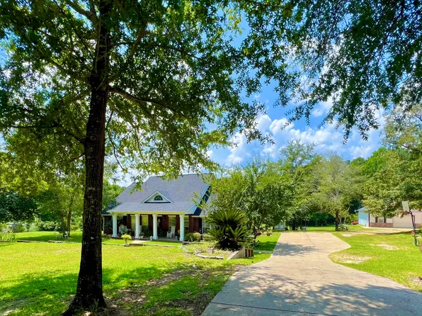 7698 Four Flags Rd, Laurel Hill, FL 32567