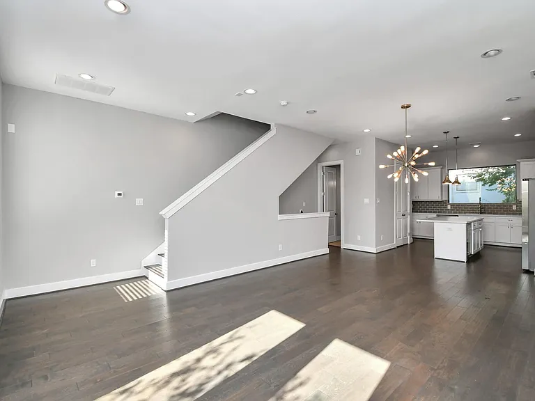 308 Palmer St — Photo 6