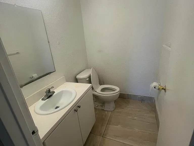 20700 NW 31st Ave — Photo 11