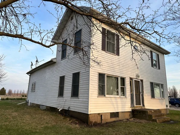 6239 N 1900 East Rd, Bloomington, IL 61705