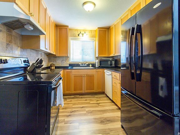5th image of 1613 Ashwood Dr