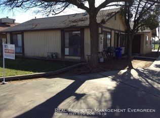 911 La Vida Ln #B, Porterville, CA 93257