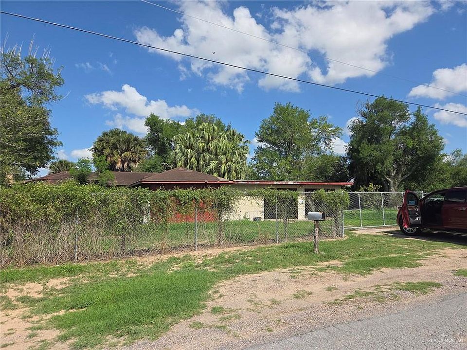 2nd image of 1917 S Victoria Rd