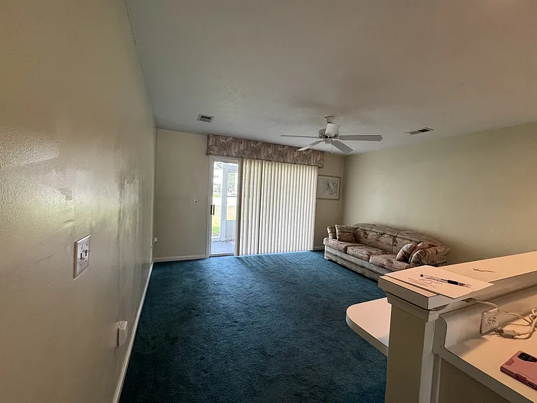 556 White River Dr #44B-1 — Photo 4
