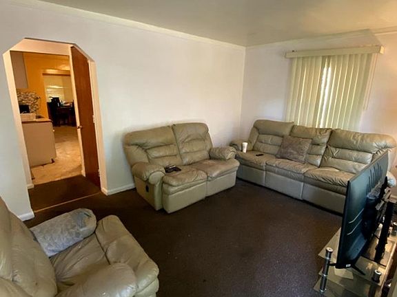 3rd image of 15901 Beaverland St