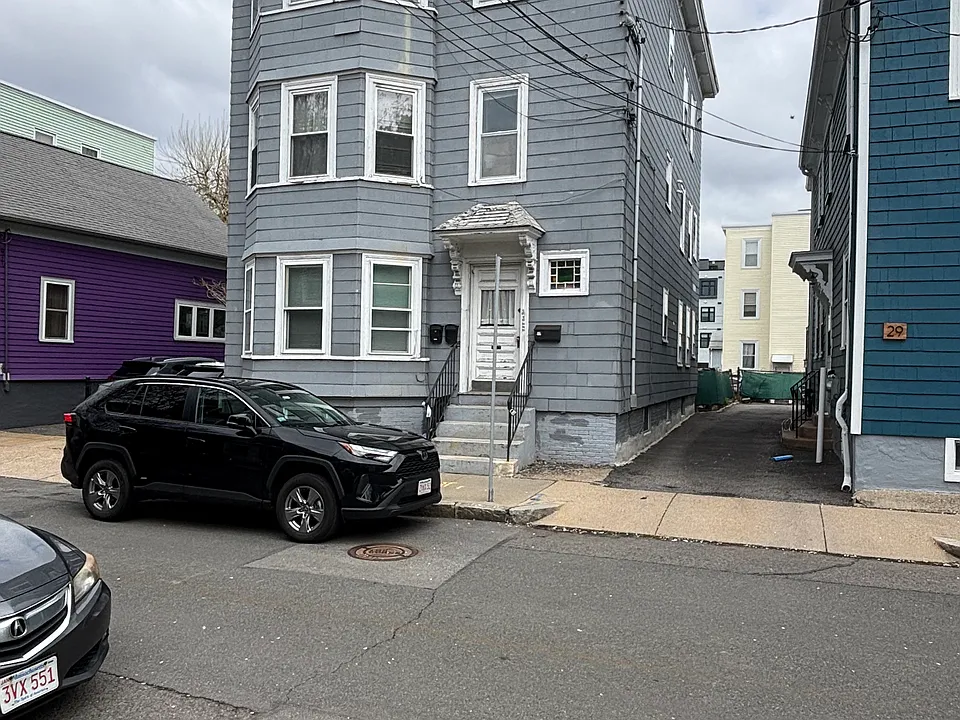 33 Jefferson St #1