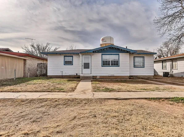 1718 McKinley St, Levelland, TX 79336