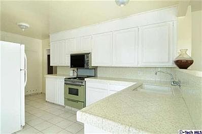 4th image of 5328 Live Oak View Ave