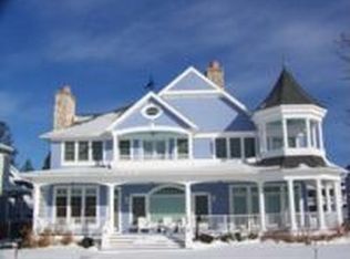 1209 W Bay Rd, Harbor Springs, MI 49740