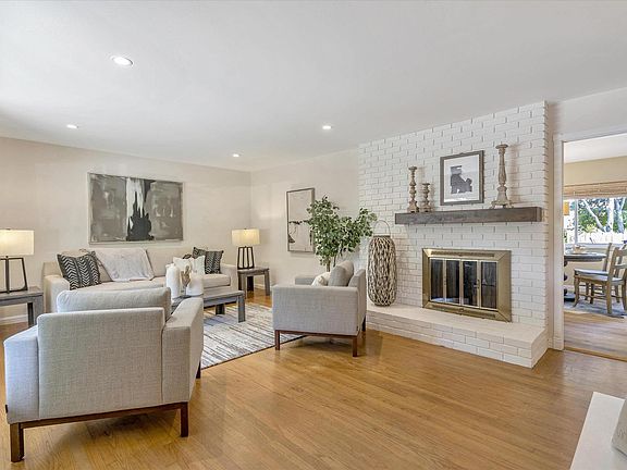 4th image of 39 Washington Street