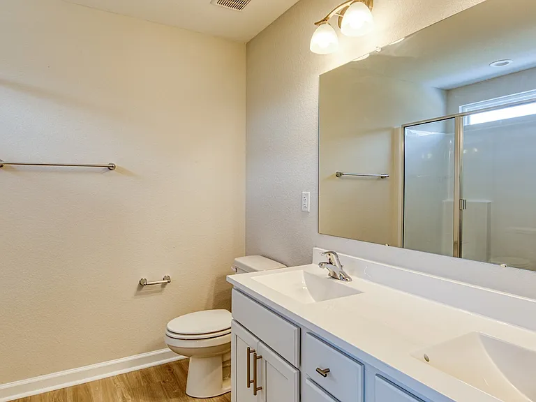 Hillpoint Preserve Townhome Apartments — Photo 17