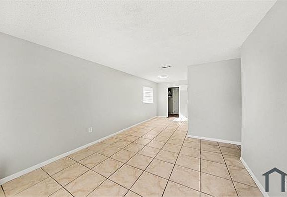 4th image of 8714 N Edison Ave