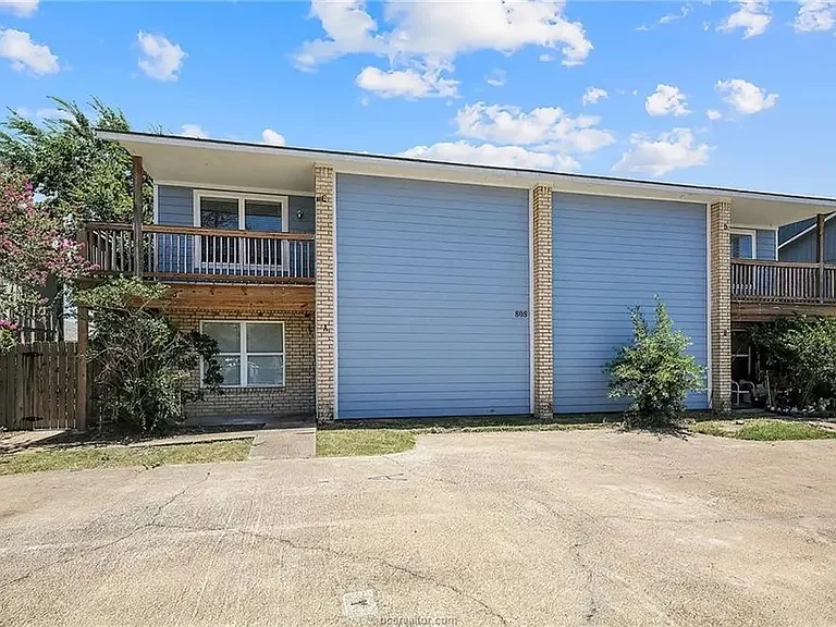 808 Navarro Dr #A — Photo 2