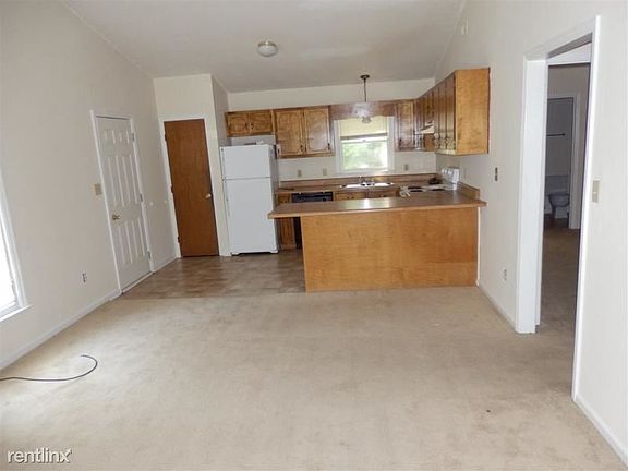 113 Windsor Ct. kitchen