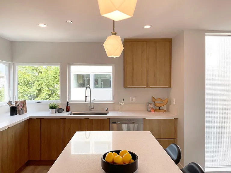 230 S San Marino Ave #B — Photo 7