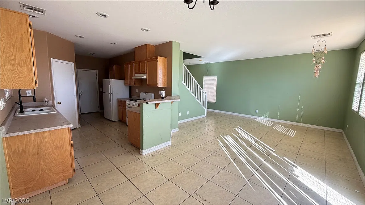 3 bed, 2.5 bath, 1521 sqft, $1,780 — Photo 2