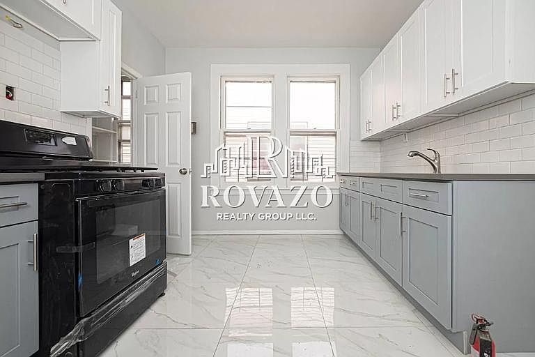 1st image of 22 Ellis Ave #5A
